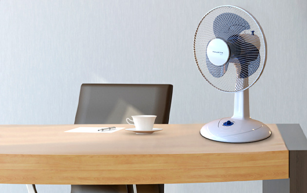 Ventilateur sur une table